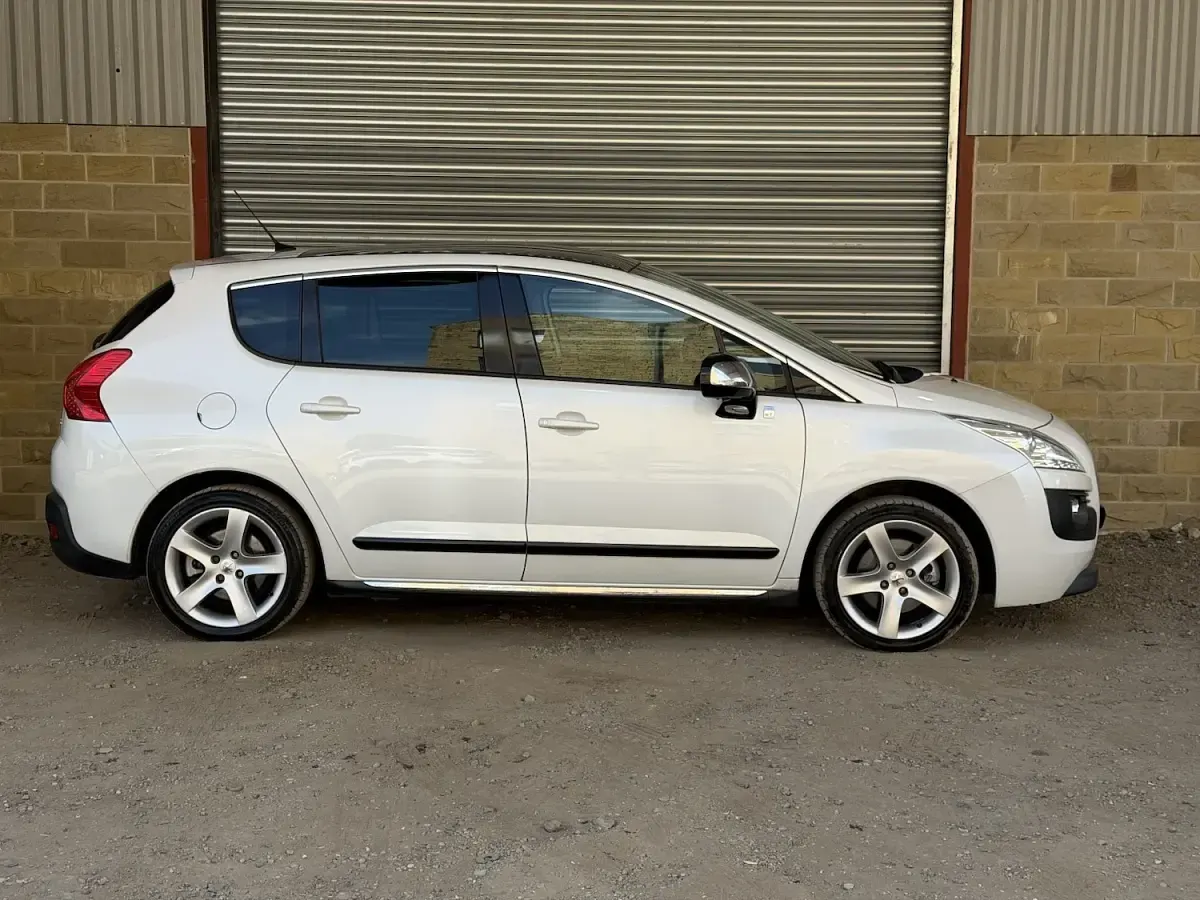 Used Peugeot 3008 163 HP (119 kW) 2012 White Estate