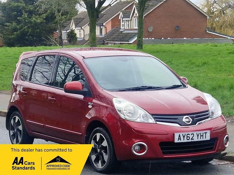 Begagnad Nissan Note N-TEC 2012 Röd Halvkombi
