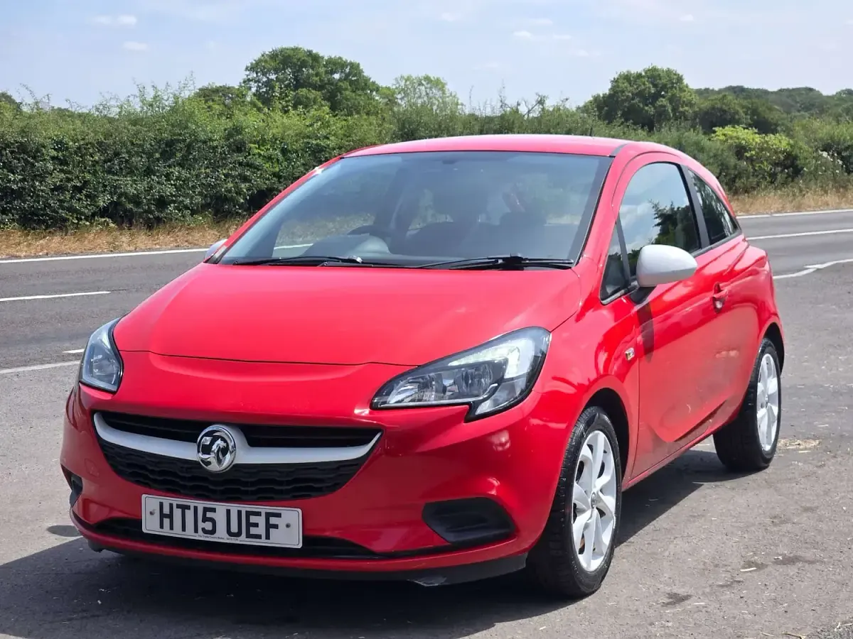 Used Vauxhall Corsa 70 HP (51 kW) 2015 Red Hatchback