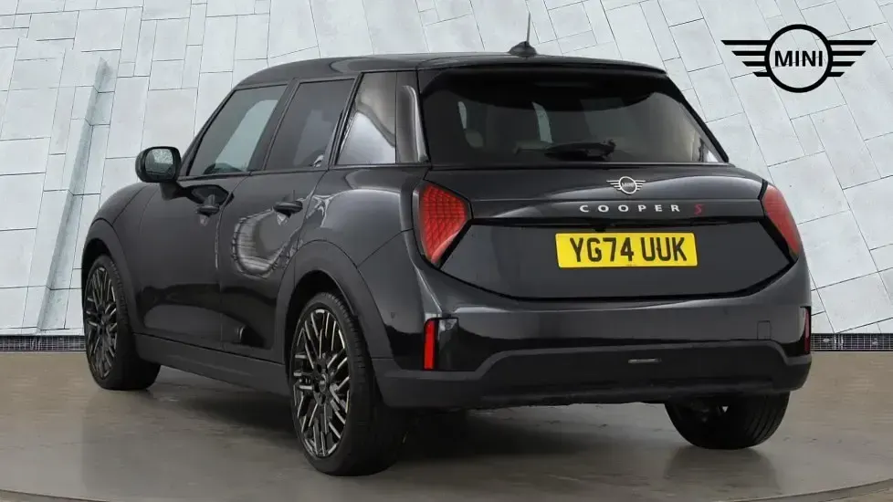 Used Mini Cooper S Hatch 201 HP (147 kW) 2024 Black Hatchback