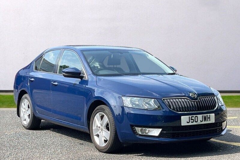 Blue Used 2016 Skoda Octavia SE Hatchback | £8,599 (Fair price) - Image 1/4