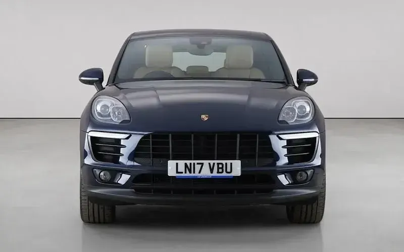 Used Porsche Macan 258 HP (189 kW) 2017 Blue SUV