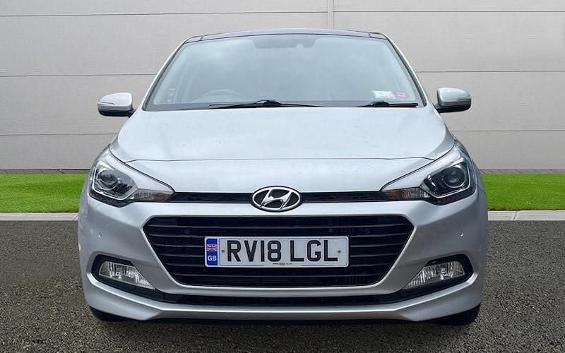 Used Hyundai i20 Premium SE 120 HP (88 kW) 2018 Silver Hatchback