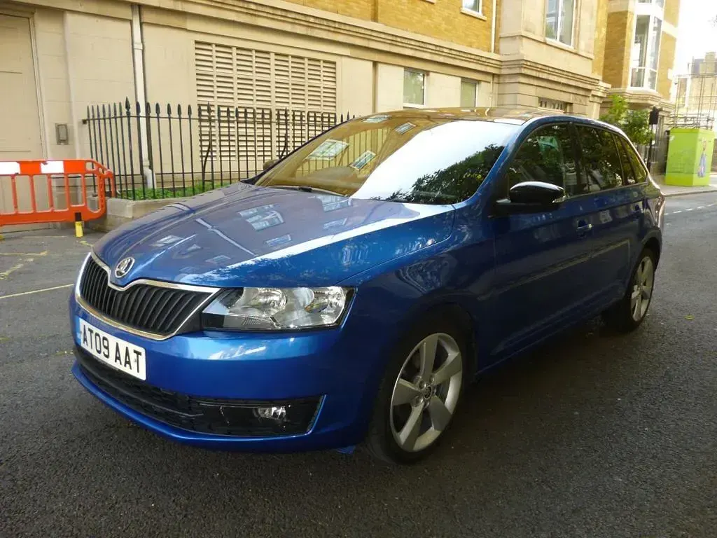 Used Skoda Rapid 2015 Blue Hatchback