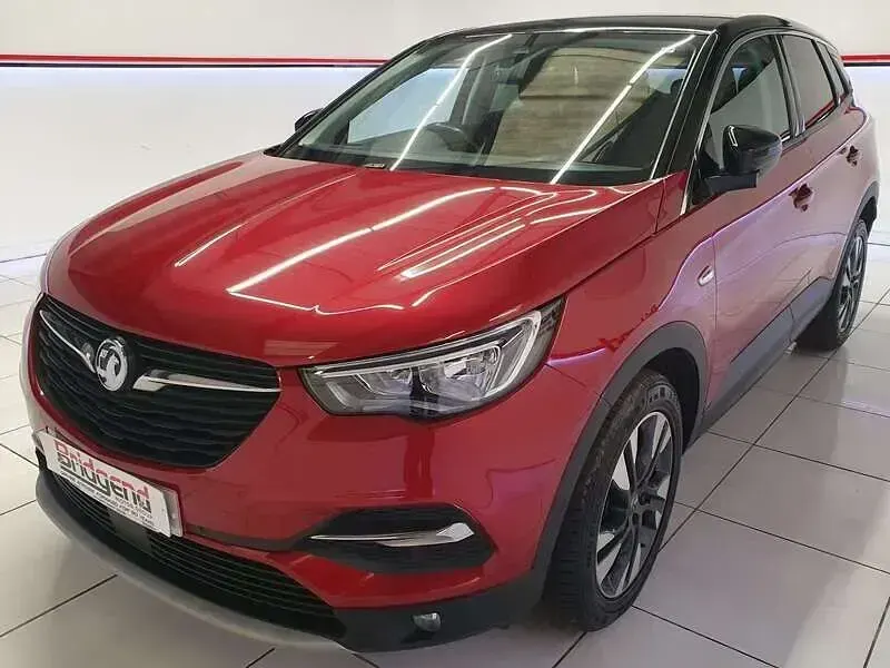Used Vauxhall Grandland X SRi 130 HP (95 kW) 2019 Red SUV