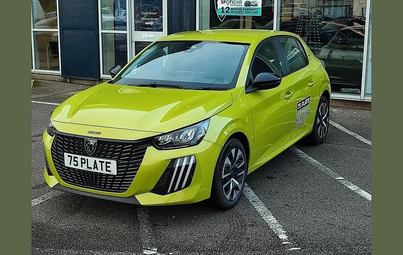 New Peugeot 208 Style 99 HP (72 kW) 2025 Yellow Hatchback