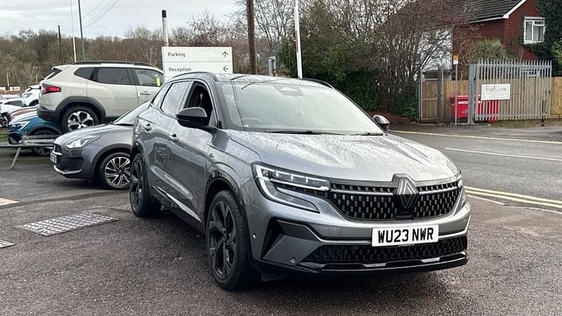 Used Renault Austral Iconic Esprit Alpine 200 HP (147 kW) 2023 Grey  SUV