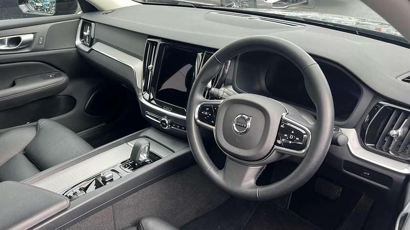 Usado Volvo S60 Plus 247 HP (181 kW) 2023 Preto Sedan