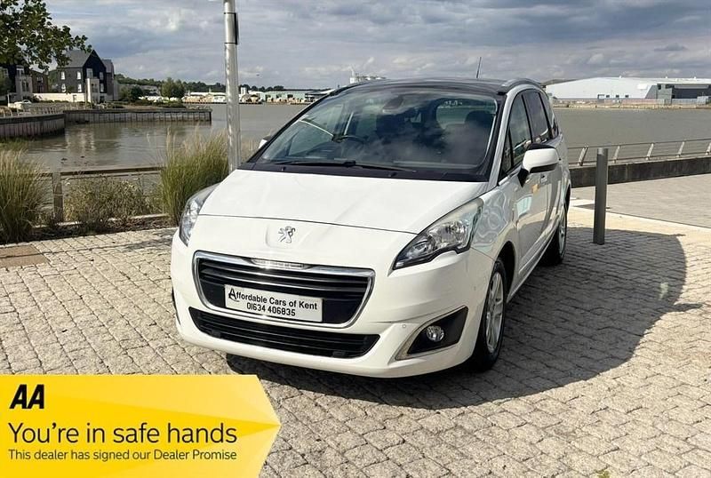 White Used 2015 Peugeot 5008 Allure MPV | £6,590 (Fair price) - Image 1/4
