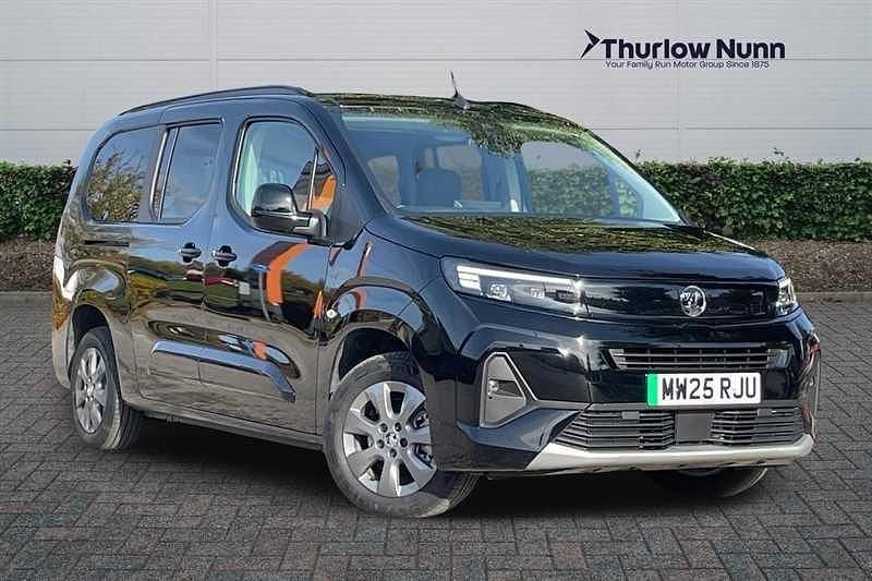 Black Used 2025 Vauxhall Combo Ultimate MPV | £19,499 (Fair price) - Image 1/4