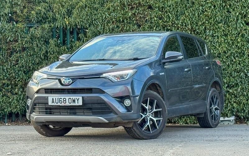 Usado Toyota RAV4 Design 197 HP (144 kW) 2018 Cinzento SUV