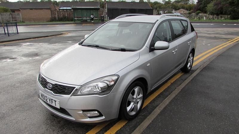 Used Kia Ceed 2012 Silver Hatchback
