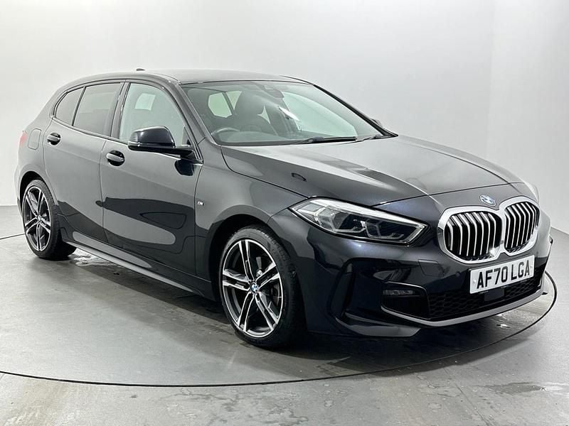 Begagnad BMW 118 M Sport 140 HK (102 kW) 2020 Halvkombi