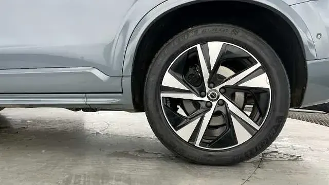 Usado Volvo XC90 Plus 232 HP (170 kW) 2023 SUV