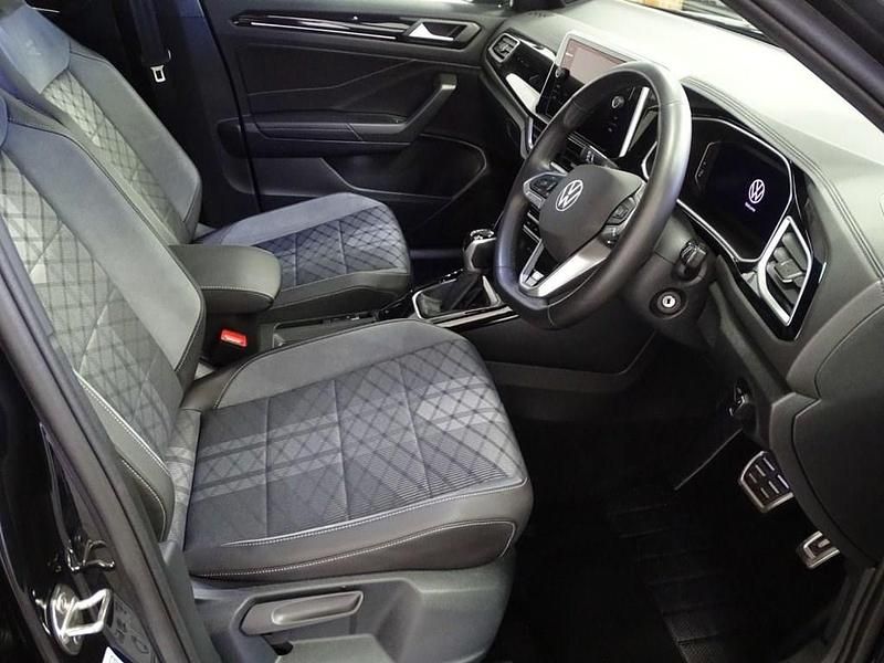 Used VW T-Roc R-line 150 HP (110 kW) 2024 Black SUV
