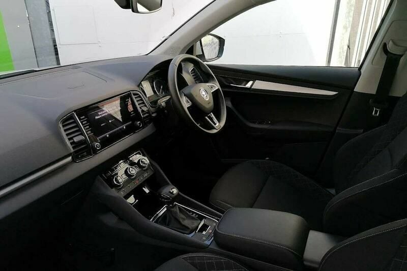 Used Skoda Karoq SE 150 HP (110 kW) 2019 White SUV