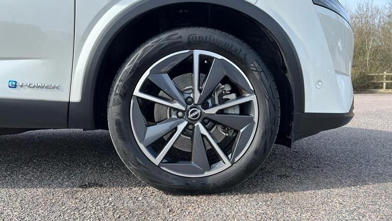 Used Nissan Qashqai Tekna 190 HP (139 kW) 2023 White SUV