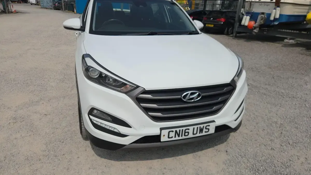Used Hyundai Tucson SE 116 HP (85 kW) 2016 White SUV