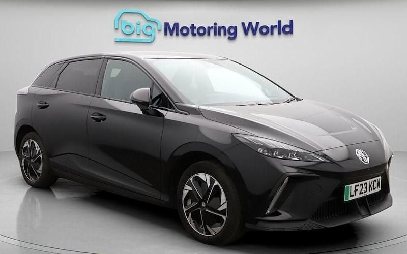 Used 2025 MG MG4 EV Trophy Hatchback | £13,500 (Super price) - Image 1/4