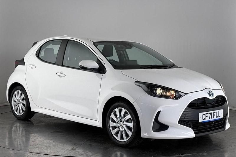 Used 2022 Toyota Yaris Hybrid | £15,500 (Good price) - Image 1/1