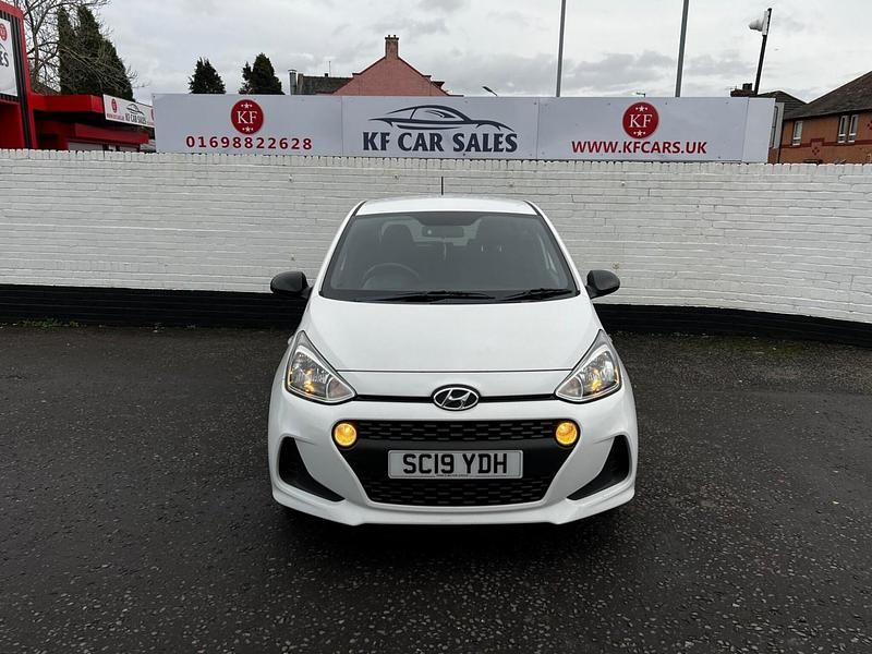 Used Hyundai i10 GO! 66 HP (48 kW) 2019 White Hatchback