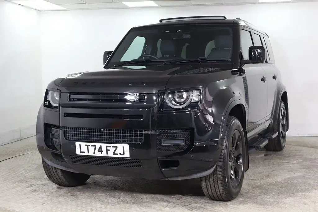 Usado Land Rover Defender SE Dynamic 2024 Preto SUV