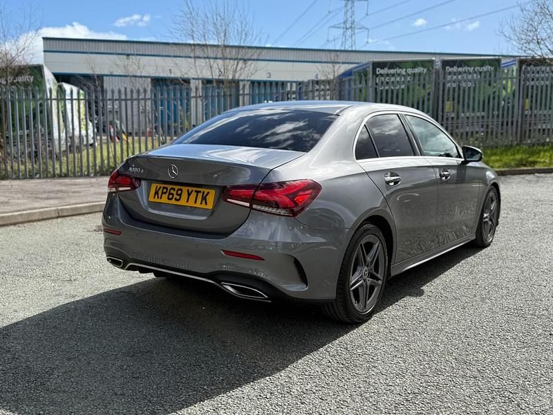 Usado Mercedes A180 AMG Line Premium 2019 Cinzento Sedan