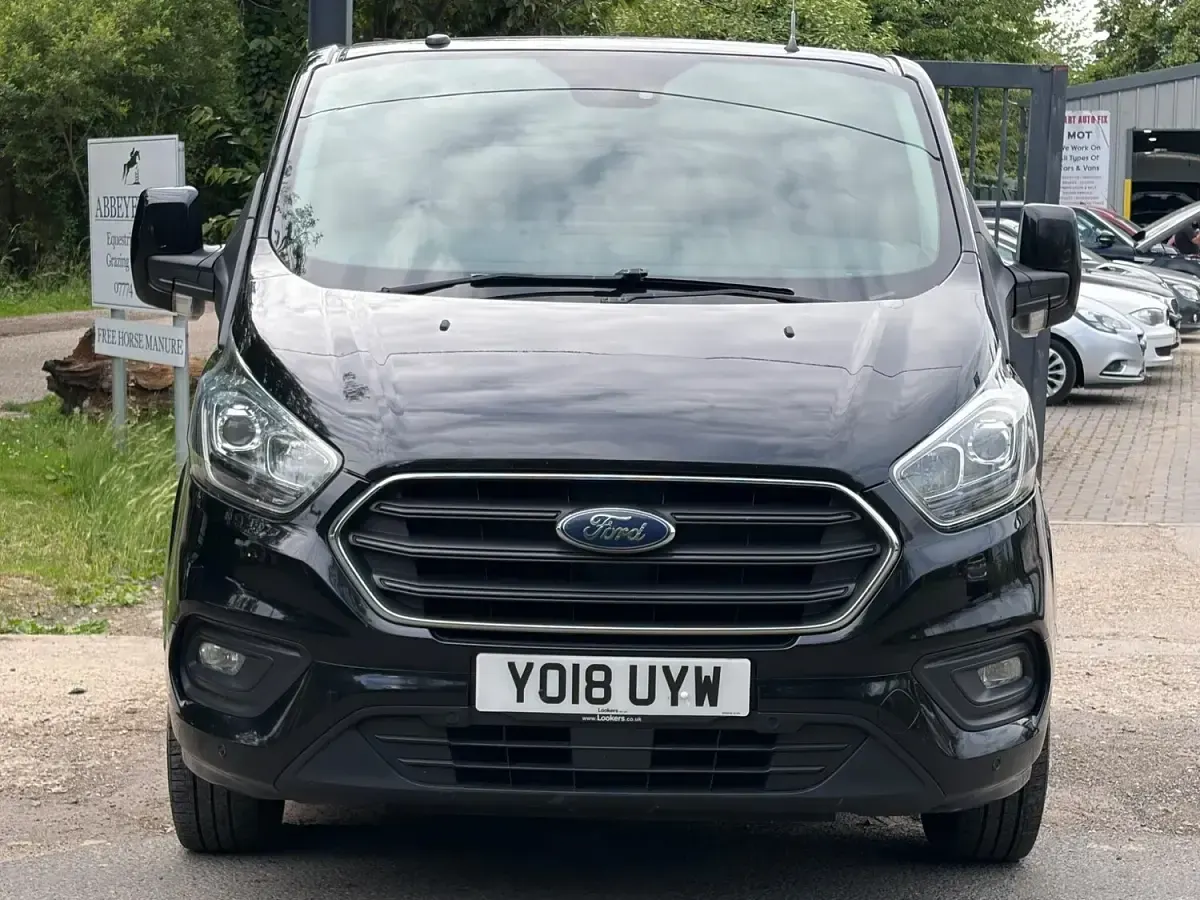Used Ford Transit Custom Limited 170 HP (125 kW) 2018 Black Van