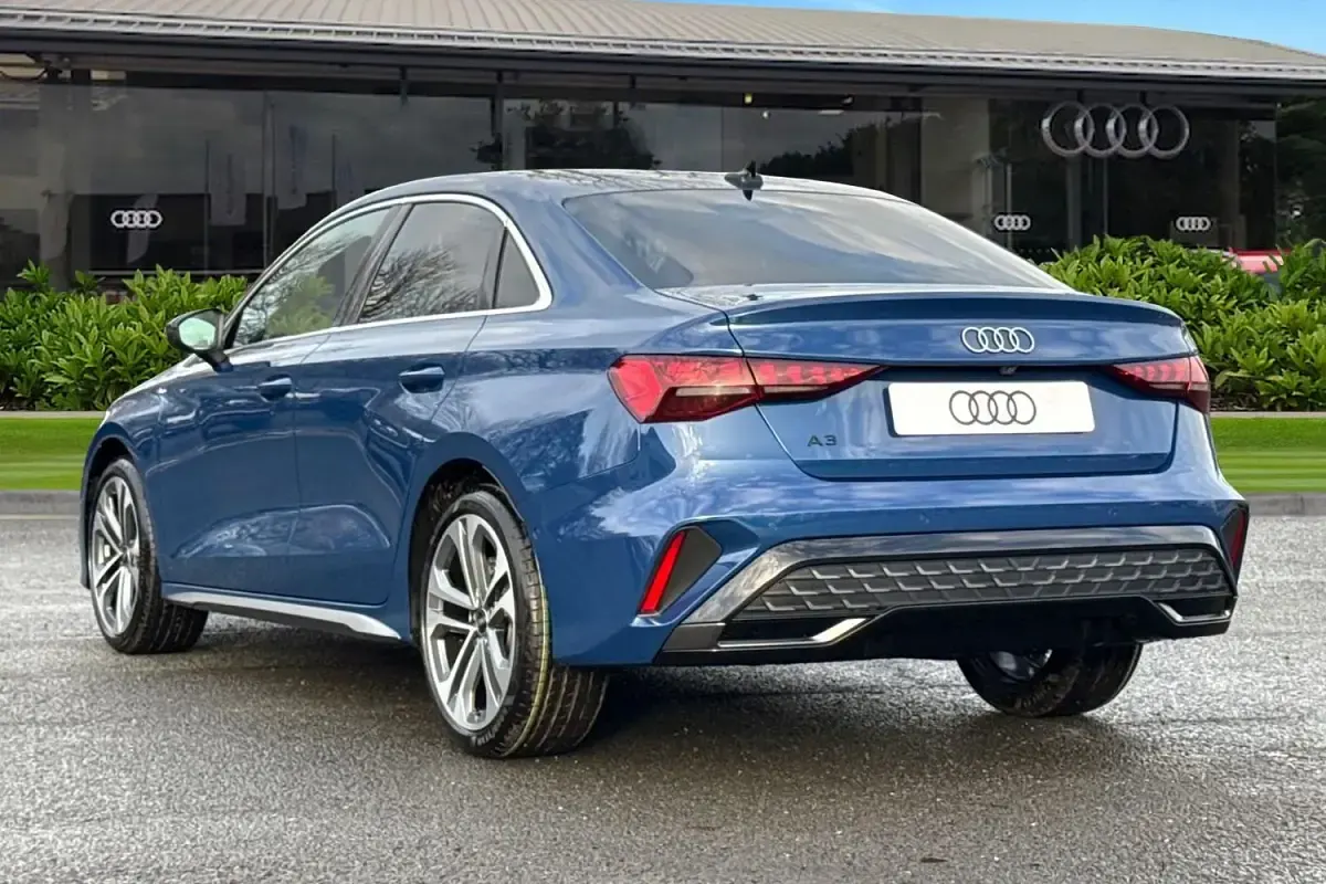 Ny Audi A3 S-Line 2025 Blå Sedan