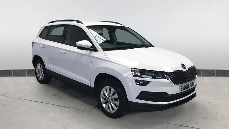 Used Skoda Karoq SE 115 HP (84 kW) 2018 White SUV