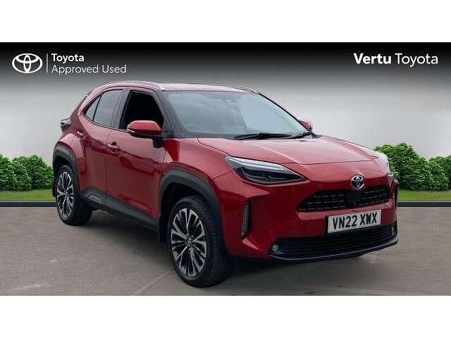 Red Used 2022 Toyota Yaris Hybrid SUV | £20,874 (A bit pricey) - Image 1/4
