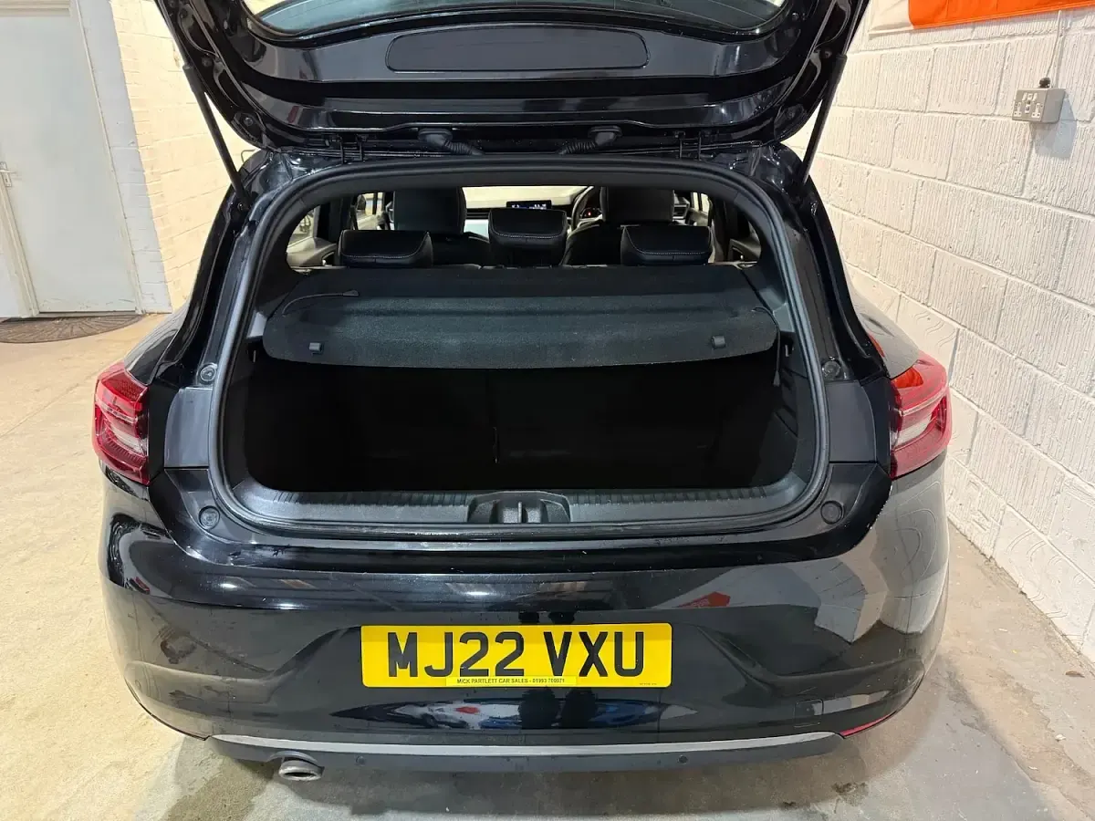 Used Renault Clio SE 2022 Black Hatchback