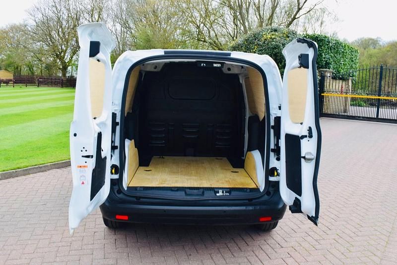 Usado Ford Transit S 2024 Branco Van