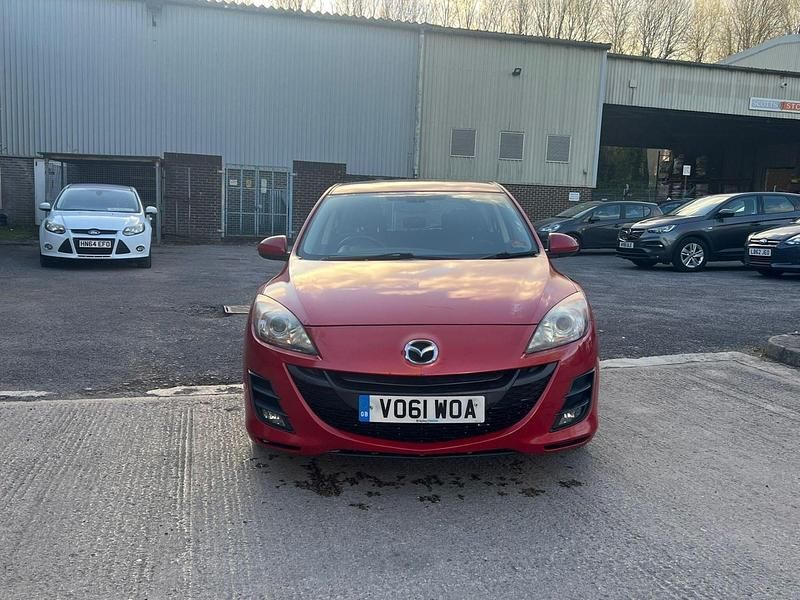 Begagnad Mazda 3 115 HK (84 kW) 2011 Röd Halvkombi