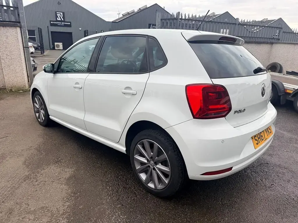 Usado VW Polo Edition 60 CV (44 kW) 2017 Blanco Utilitario
