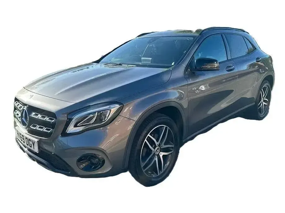 Usado Mercedes GLA180 Urban 122 HP (89 kW) 2019 Cinzento SUV