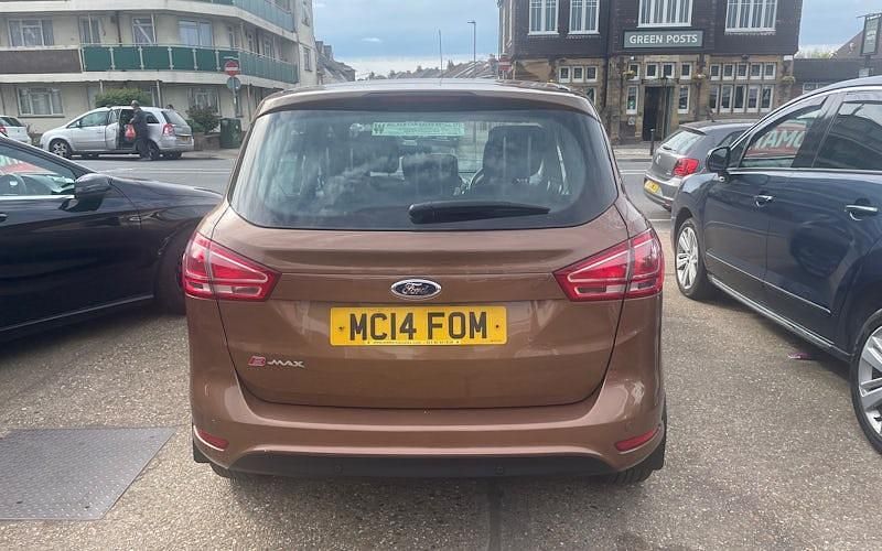 Usado Ford B-MAX Zetec 105 HP (77 kW) 2016 Monovolume