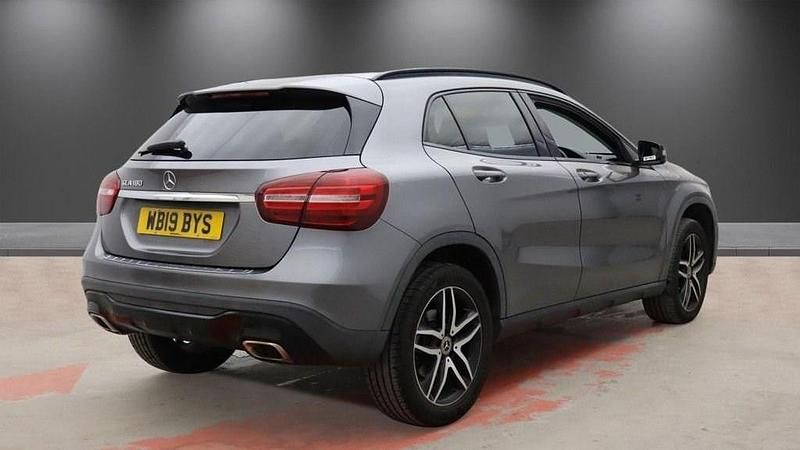 Used Mercedes GLA180 Urban 122 HP (89 kW) 2019 Grey SUV