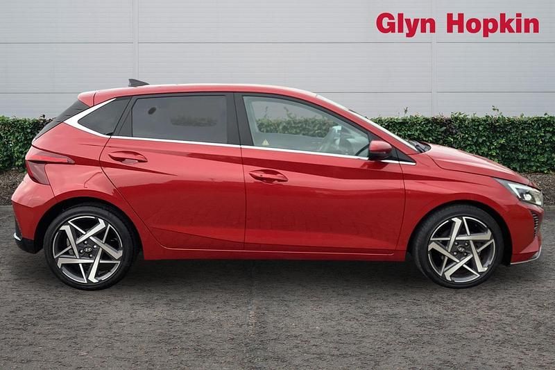 Used Hyundai i20 Ultimate 100 HP (73 kW) 2024 Red Hatchback