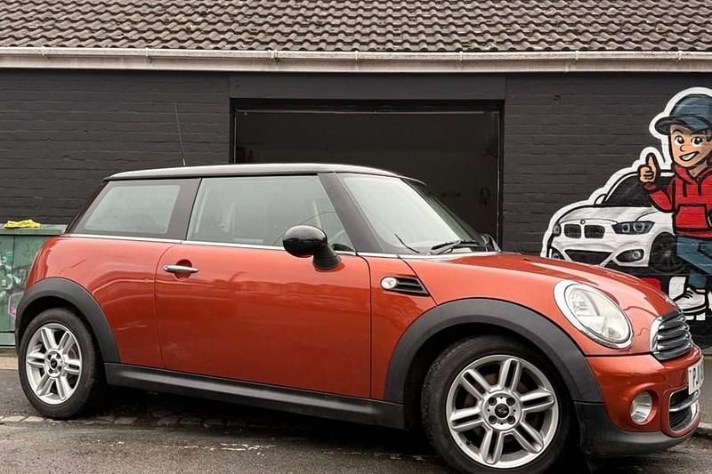 Used Mini Cooper D Hatch 110 HP (80 kW) 2011 Orange Hatchback