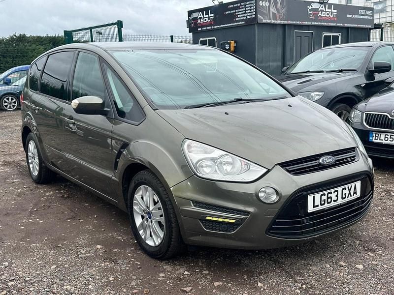 Used Ford S-MAX Zetec 140 HP (102 kW) 2013 Green MPV