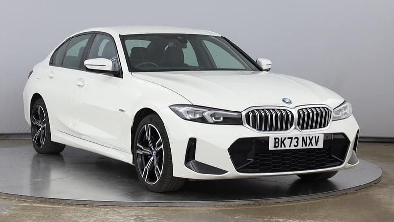 White Used 2023 BMW 330e M Sport | £28,485 (Good price) - Image 1/4