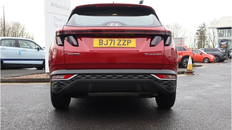 Used Hyundai Tucson SE 150 HP (110 kW) 2021 Red SUV