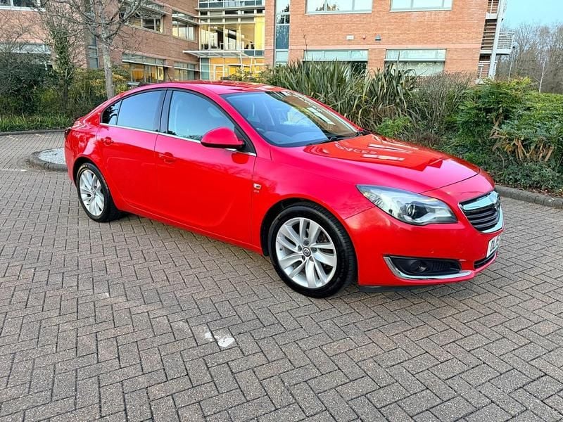 Used Vauxhall Insignia SRi 140 HP (102 kW) 2015 Red Hatchback