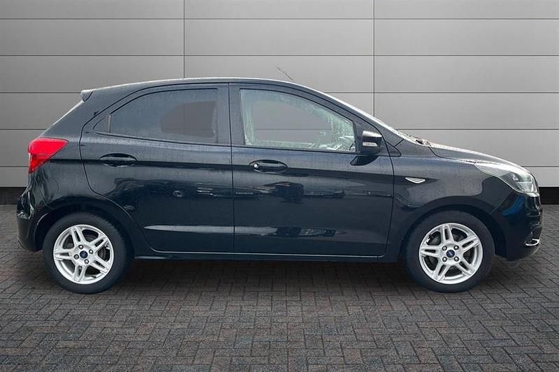 Used Ford Ka Plus Zetec 85 HP (62 kW) 2017 Black Hatchback