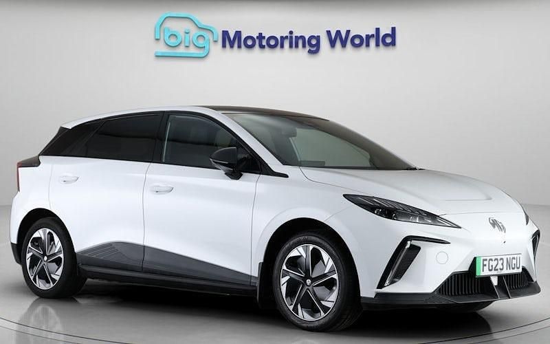 Used 2025 MG MG4 EV Trophy Hatchback | £14,700 (Good price) - Image 1/4