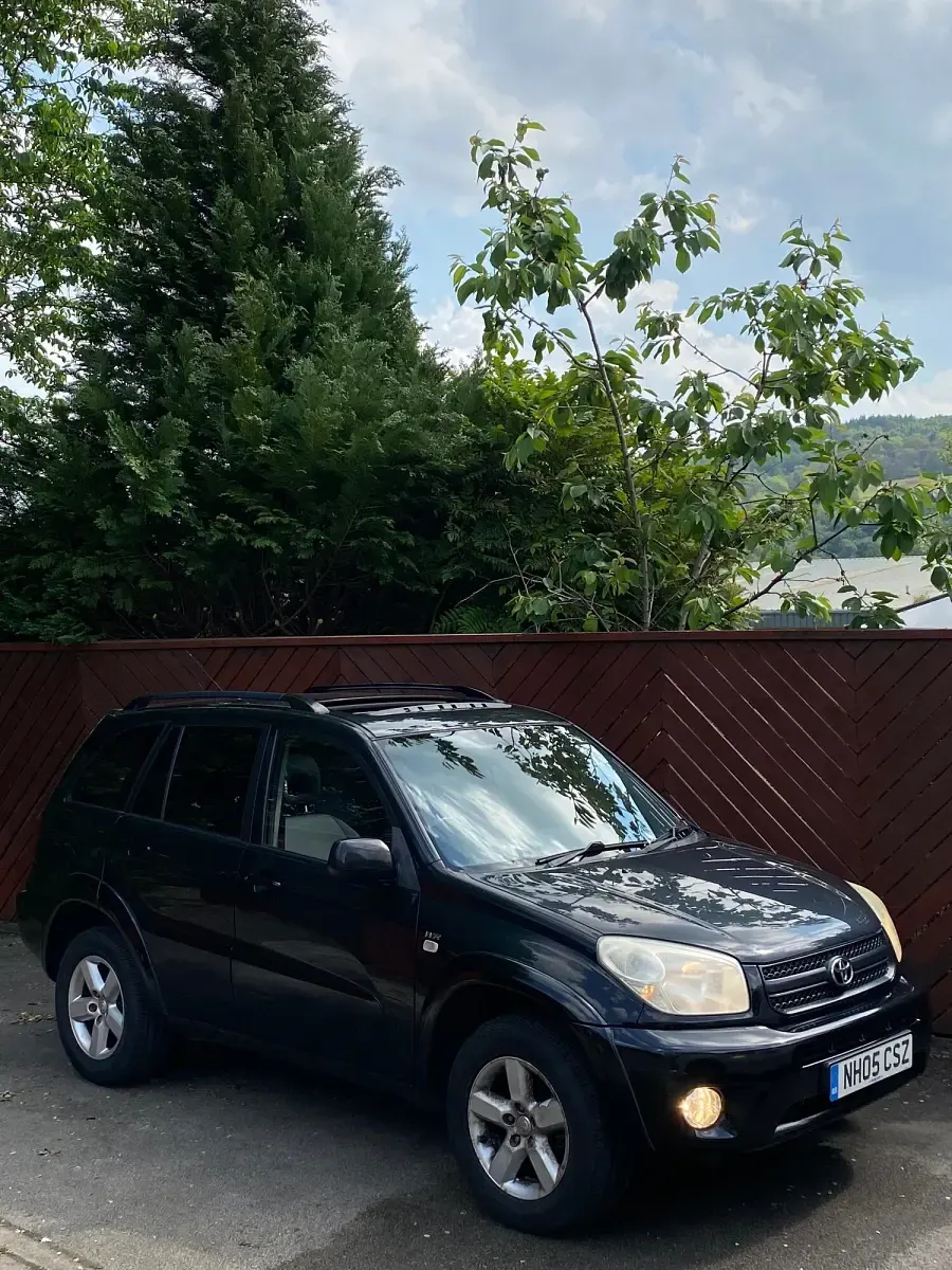 Used Toyota RAV4 147 HP (108 kW) 2005 Black SUV