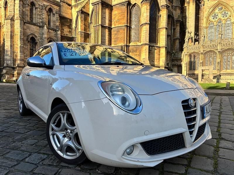 White Used 2012 Alfa Romeo MiTo Distinctive Hatchback | £2,795 (Fair price) - Image 1/4