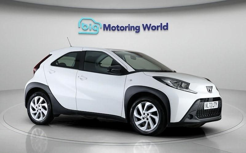 Used Toyota Aygo X PURE 72 HP (52 kW) 2025 SUV
