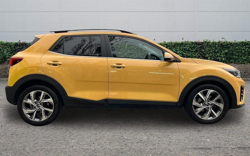 Used Kia Stonic GT-Line 101 HP (74 kW) 2023 Yellow SUV